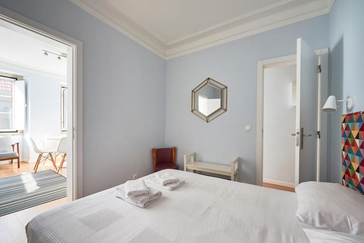 Elegant Riverview Apartment In Historical Lisbon Exterior photo