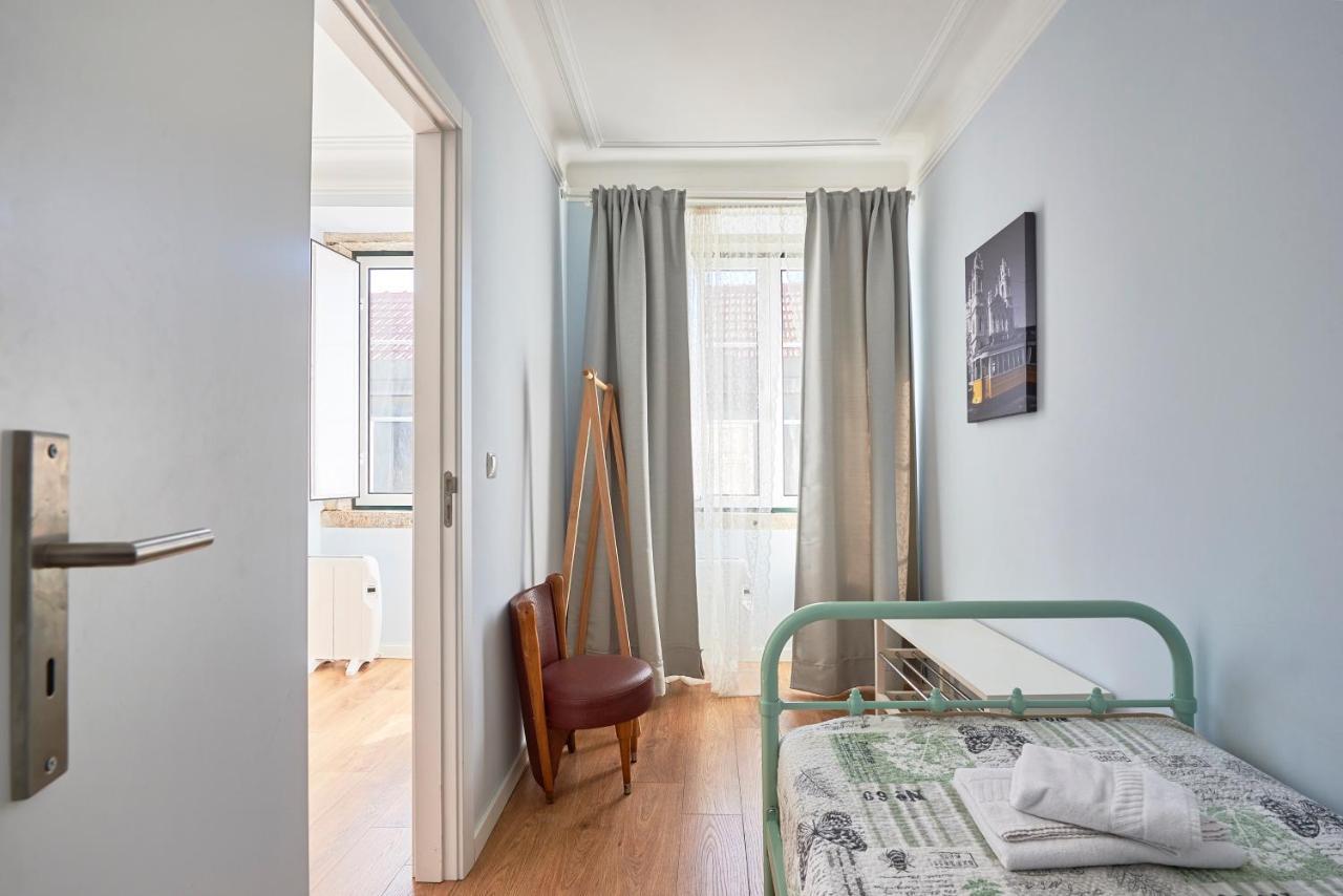 Elegant Riverview Apartment In Historical Lisbon Exterior photo