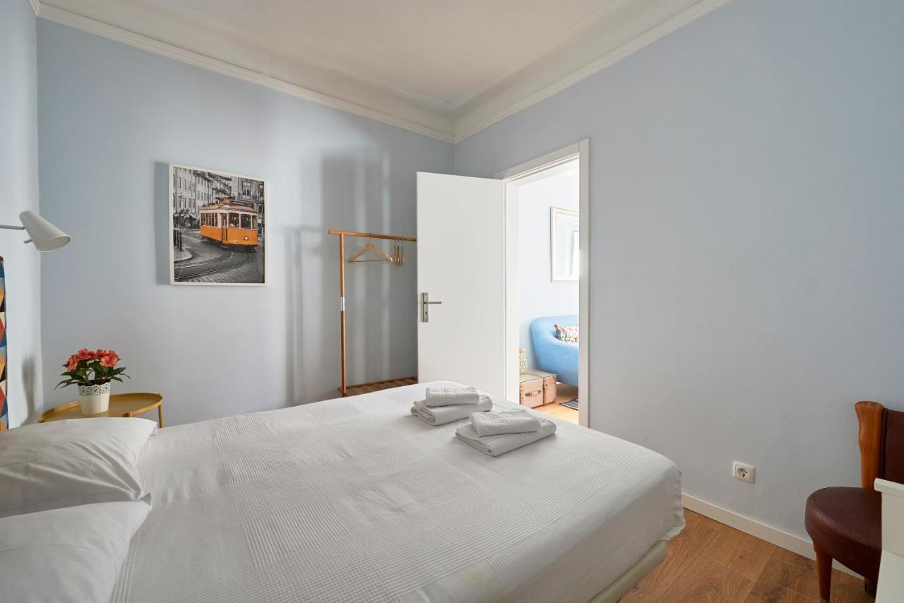 Elegant Riverview Apartment In Historical Lisbon Exterior photo